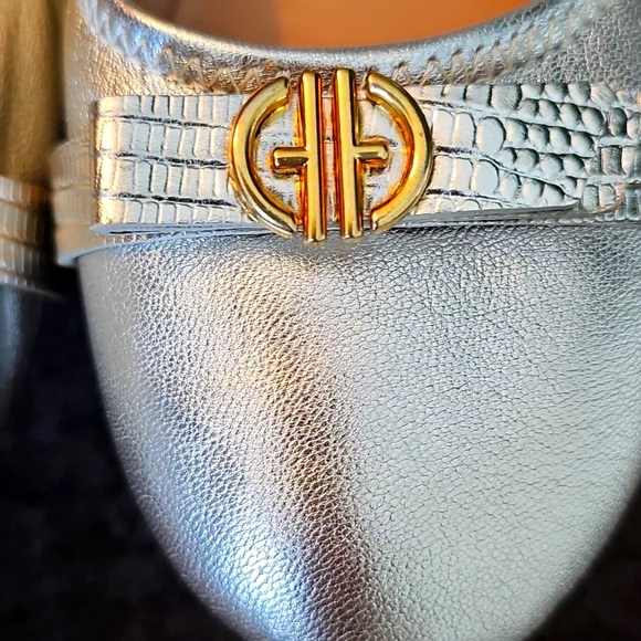 Cole Haan Women's Light Gold Flats - Picture 5 of 16